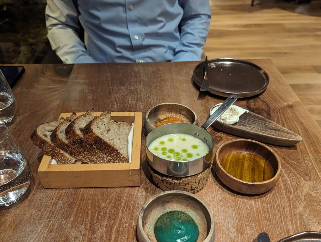 LOCO Restaurante Lisbon Portugal Sourdough and 5 spreads